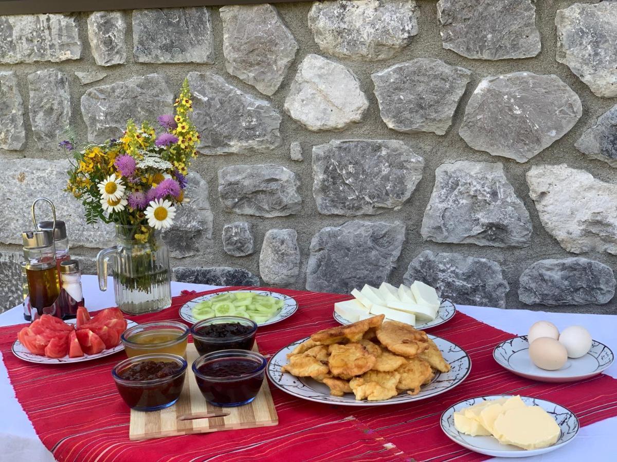 Te Sofra Hotel Shkodër Buitenkant foto